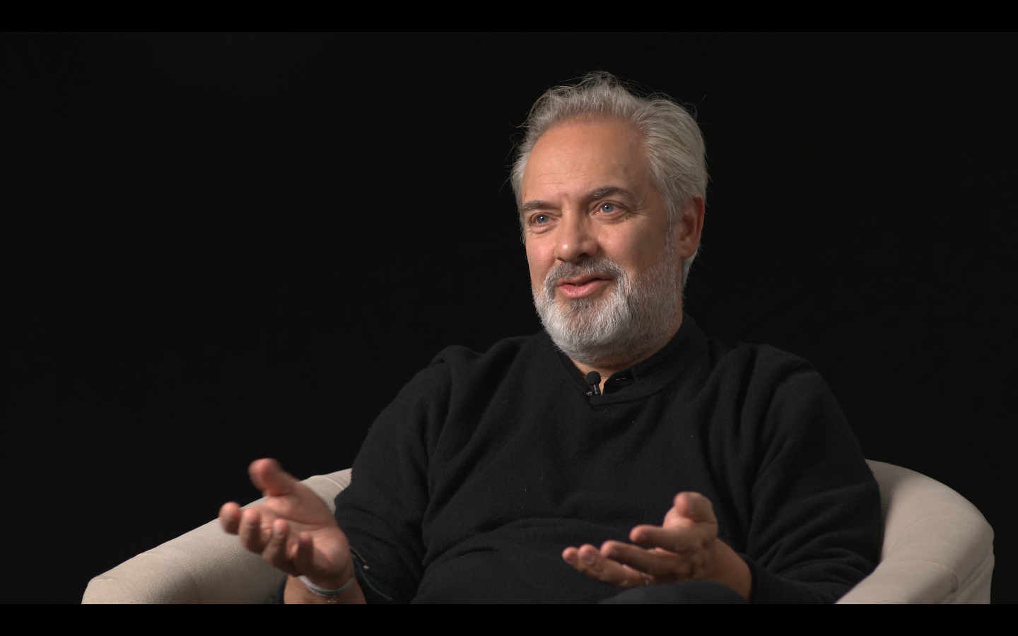     Sam Mendes: Kino powoli umiera, my chcemy to opóźnić [WYWIAD VIDEO]